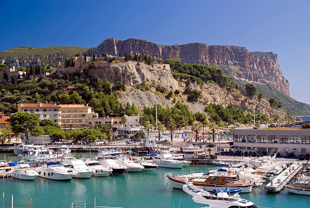 Comparing Marseille shore excursion options from the cruise port